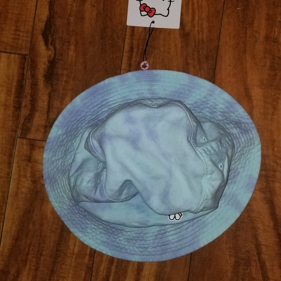 HELLO KITTY BUCKET HAT - Picture 5 of 7